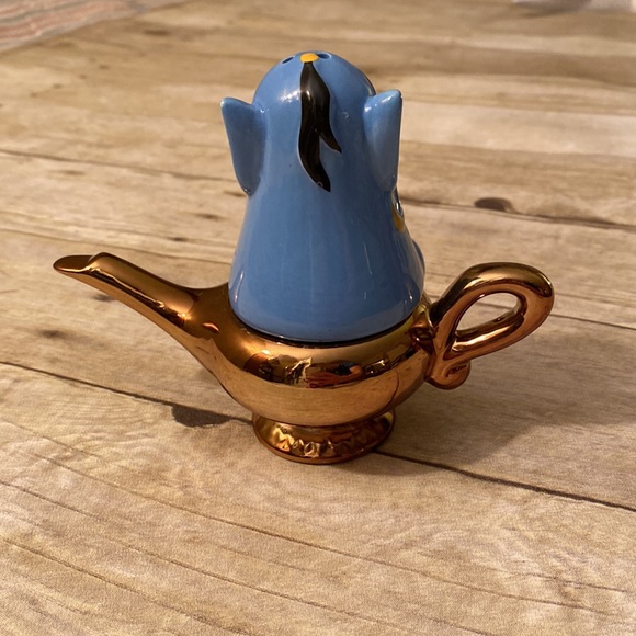 Disney Aladdin Genie in Lamp - Picture 4 of 11